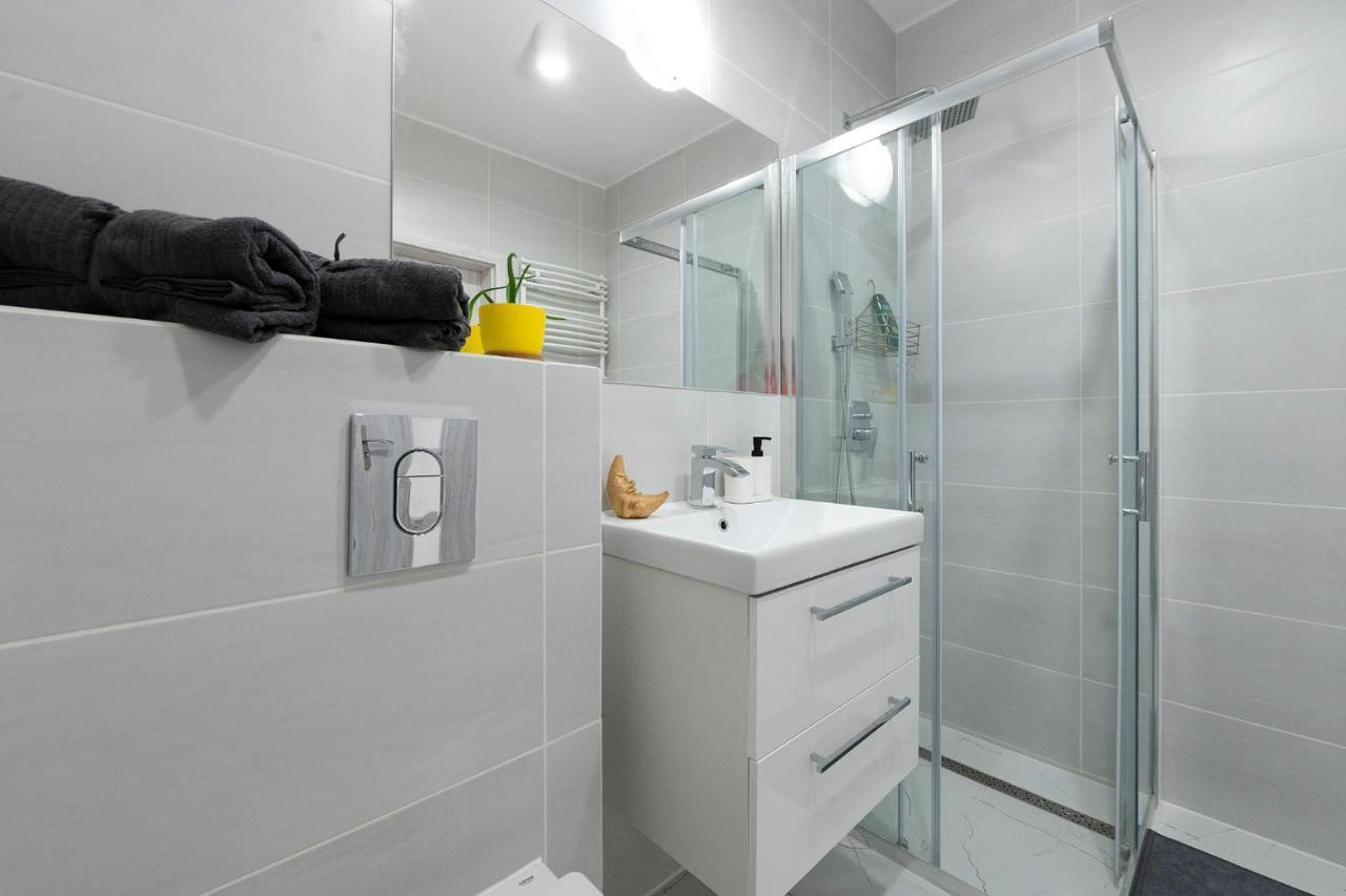 Luxury In City -3- Studio Bright & Secure Free Parking Łódź Exterior foto